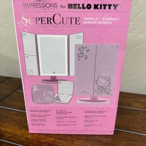 Hello Kitty Pink and White Trifold Mirror Set